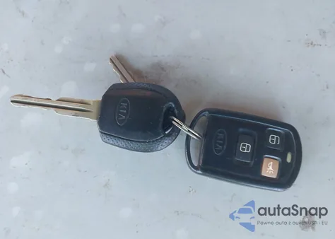 2003 Kia Sedona Ex/Lx from USA, damaged, VIN KNDUP131X36467807